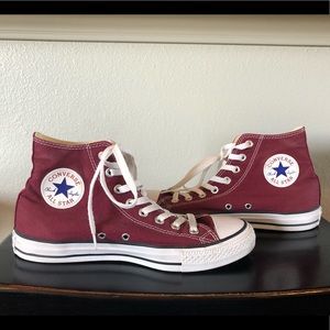 Chuck Taylor All Star Converse High Tops 9.5